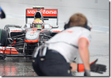 Hamilton rientra ai box McLaren