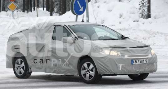 [Spy Shots- Renault Megane Sedan Caught - NextAutos.com and Winding Road_1233344975440[1].jpg]