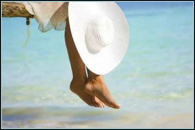 Joe Luigi Poemas.: Sentada à beira mar...