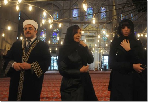Cristina y Florencia K en Estambul vestidas como musulmanas