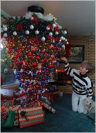 [funny-creative-christmas-tree (24).jpg]