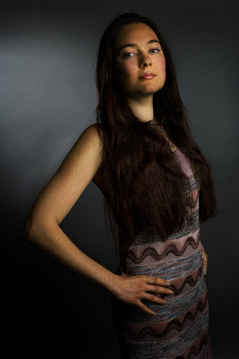 [free image] people, women, rest ones chin in ones hand, russi