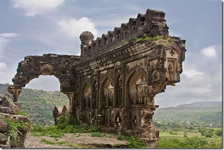 9.Daulatabad Fort - Historical Place in India