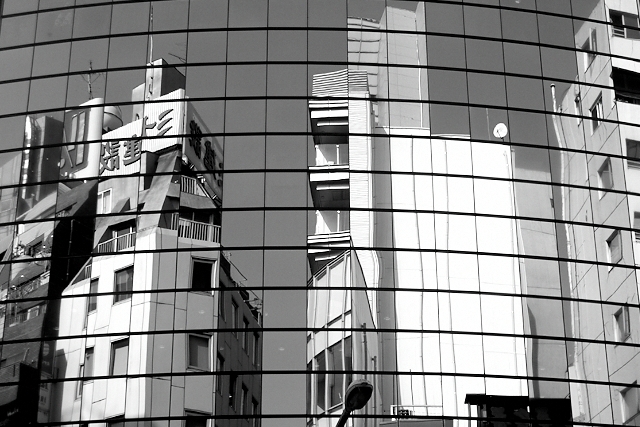 Shinjuku Mad - Subjected to reflection 01