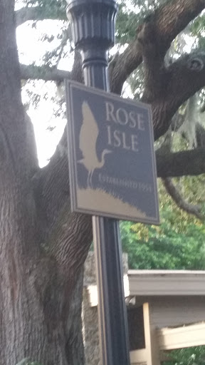 Rose Isle Sign
