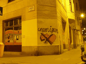 IX.ker., Lónyay u. 48. Fidesz iroda, IGEN-NEM, Budapest,  blog, graffiti,  Lónyay utca, Fidesz iroda, Bakáts utca, IX. kerület,  9. kerület,  Ferencváros, street art, tag, teg, falfirka, teggelés, writer       