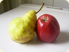131685_red_apple_yellow_pear