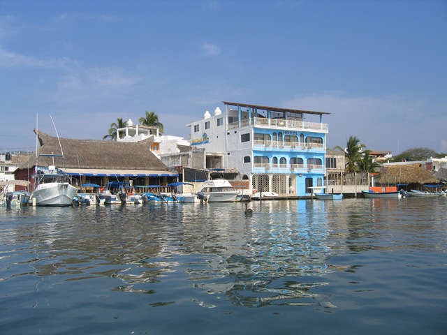 [017 Lagoon side hotel in Barra[4].jpg]