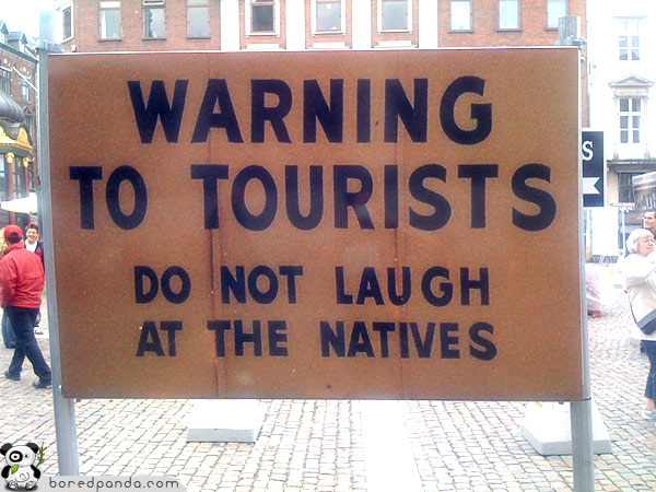 Funny-Signs-Tourists-58.jpg