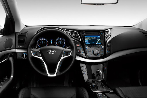 2011-Hyundai-i40-16.jpg