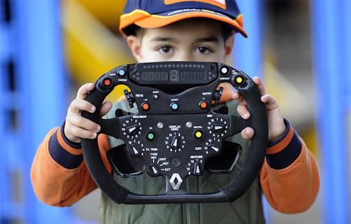 Formula1-Sterring-Wheel-01.jpg
