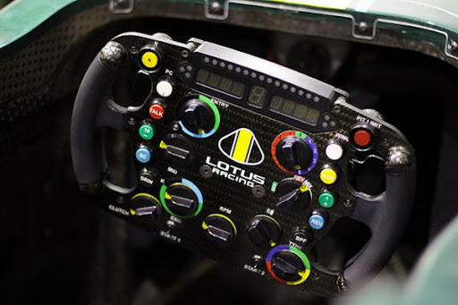 Formula1-Sterring-Wheel-06.jpg