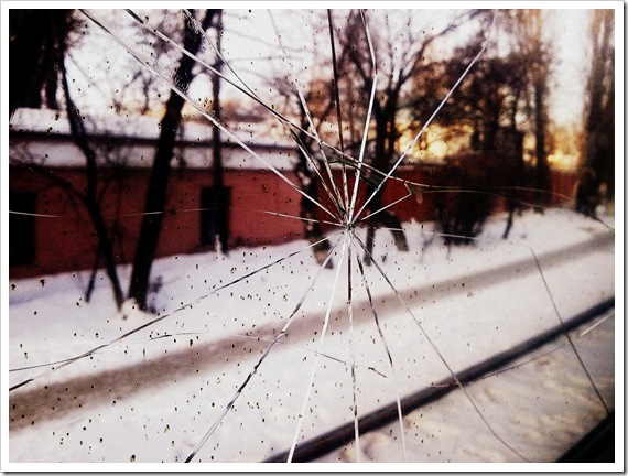 picture of a shattered window when I was in the tram on my way to morph