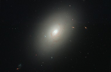 galáxia elíptica NGC 4150