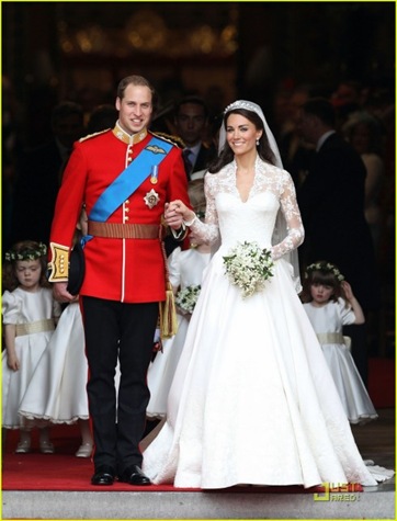 prince-william-kate-middleton-carriage-procession-05