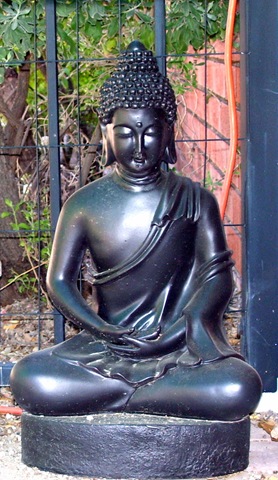 [Buddha 4-18-2009 8-49-51 AM 913x1574[2].jpg]