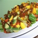 salada de alface com abacate, mamão e manga