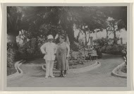 Kolonel Prével uit Frans Guyana poseert samen met een vrouw