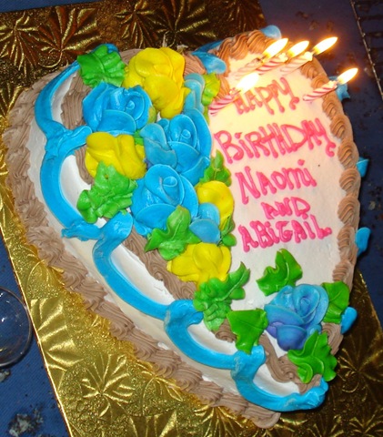 [naomi's birthday cake[3].jpg]