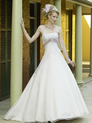 Wedding Dresses / Bridal Gowns