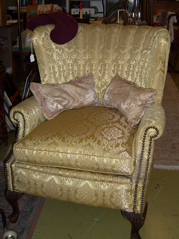 [chair at estate shop cropped[3].png]