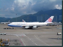 China_Airlines_747-400_at_HKG