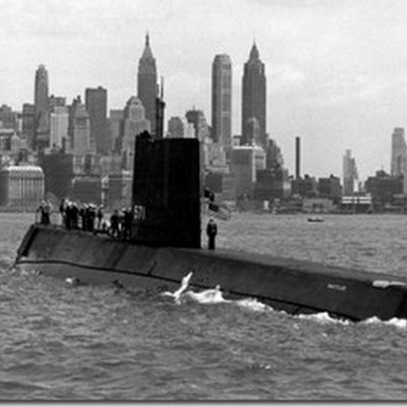 Первая в мире атомная подводная лодка