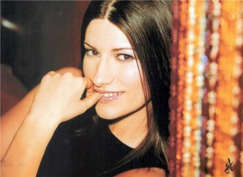 [laura-pausini-3[4].jpg]