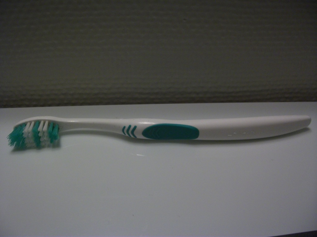 [my-ex-boyfriends--toothbrush1.jpg]