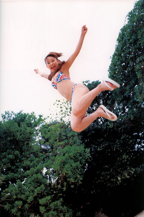 Takahashi Ai PhotoBook_Takahashi.Ai_Wata-Ame_057.jpg