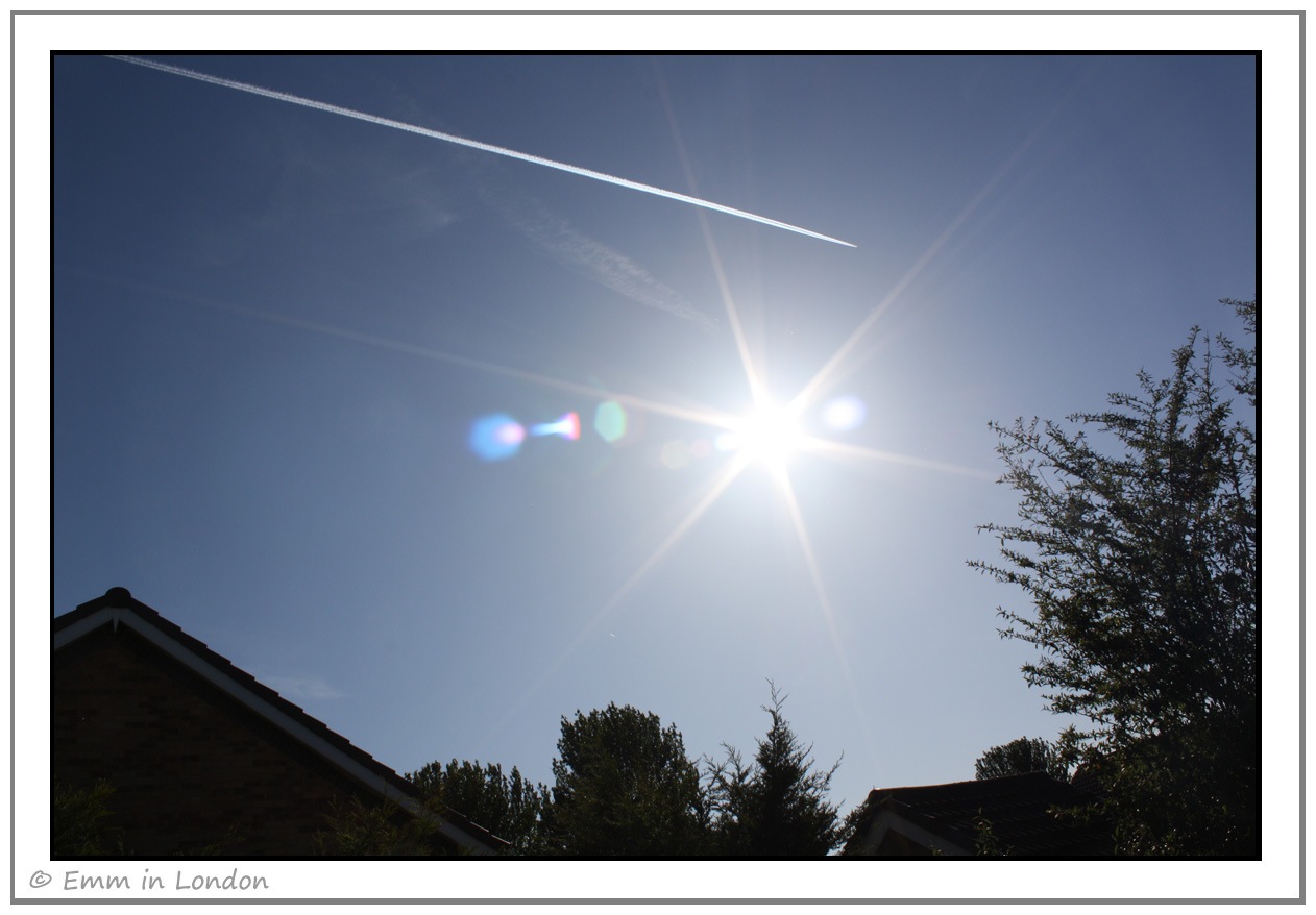[Vapour Trails and Sunshine[3].jpg]