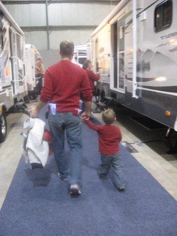 [Jan 2009 boat & rv show with Collin 008[2].jpg]