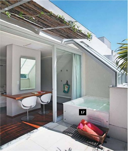 [Com jacuzzi[3].jpg]