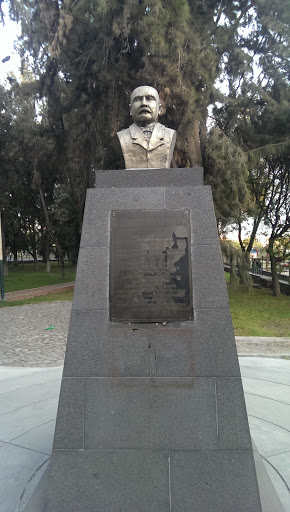 Monumento Francisco Garcia Calderón Y Landa