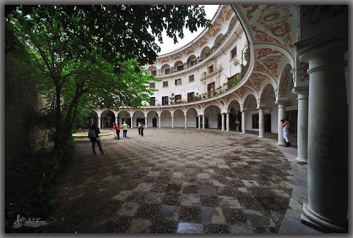 plaza3.jpg