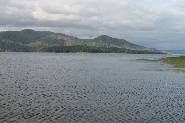 [2010.10.19 at 17h12m35s Lake Tarino[10].jpg]