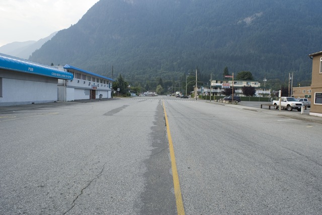[Hope, BC Canada Talk about wide Street...8-5-10[2].jpg]