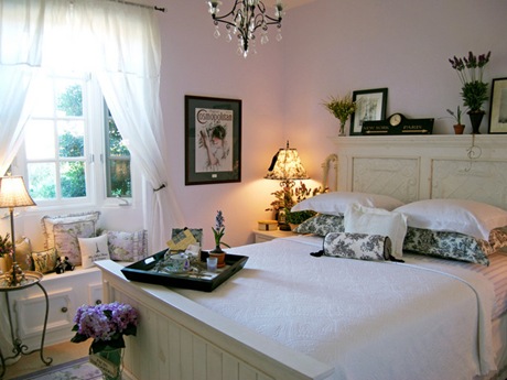 [rms_parisian-lavender-bedroom_s4x3_lg[5].jpg]