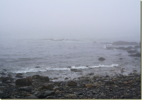 ocean-rocks-in-fog-14531278612608gvrR
