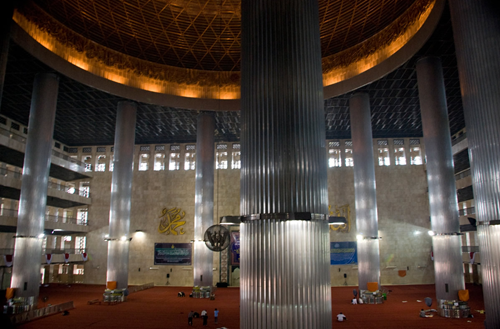 مسجد الاستقلال في اندونيسيا