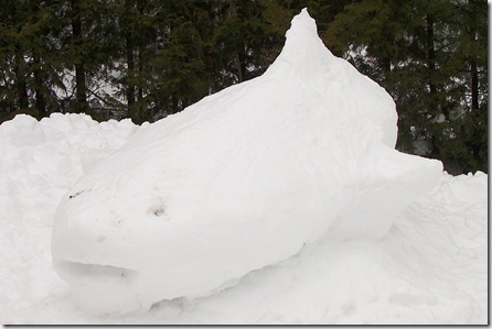 SnowSculptureShark4