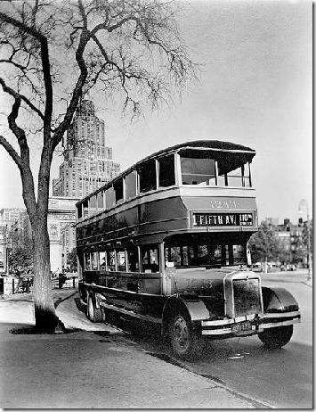 El autobús de la Quinta Avenida en Washington Square