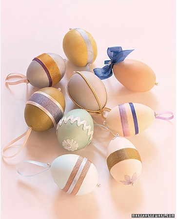[easter egg decorating with ribbon[3].png]