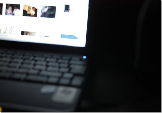 laptop_blur_by_sixOo