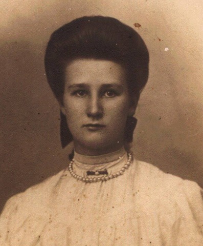 [Granny Johnson aged 18[4].jpg]