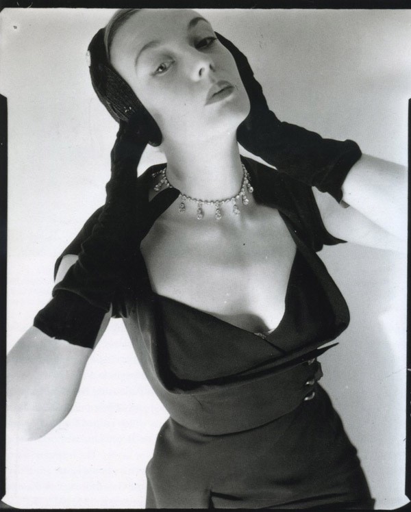 Norman Parkinson Vogue, march 1951.jpg