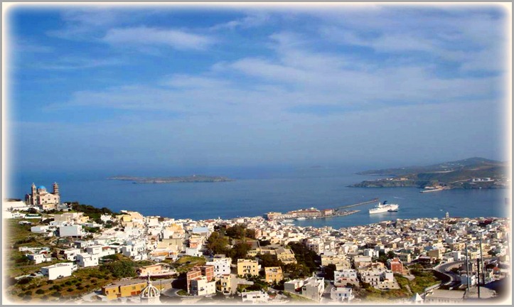 Ανω Σύρος βρισκεται βορεια του νησιου-Ano Syros