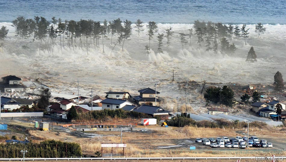 [11_03_2011_tsunami_no_japao_rio_natori_miyagi_2[11].jpg]