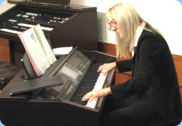 Our very special guest artist, Louse Lamb, in full flight on the Club's Clavinova CVP-509