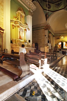 Inside Iloilo City's San Jose Church
